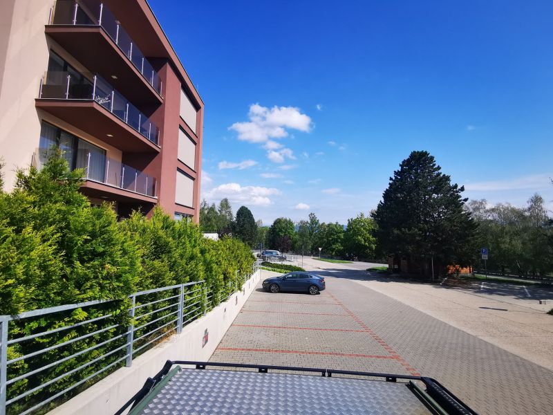 Apartmán v Bojniciach 4+kk s dvomi terasami, vnútorným aj vonkajším parkovaním  PANORÁMA BOJNICE